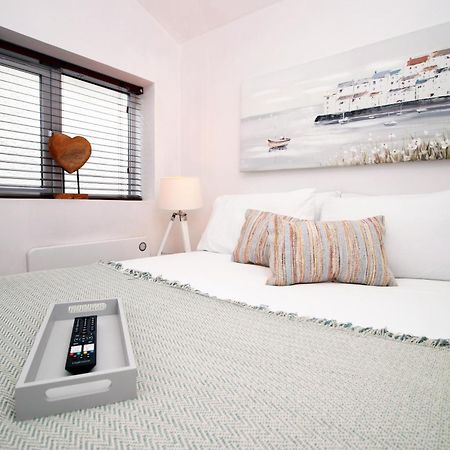 Coastal Penarth Dream! Close To Cardiff Superb Location Near Bars And Restaurants! Dog Friendly And Welcome Breakfast Pack! Buitenkant foto