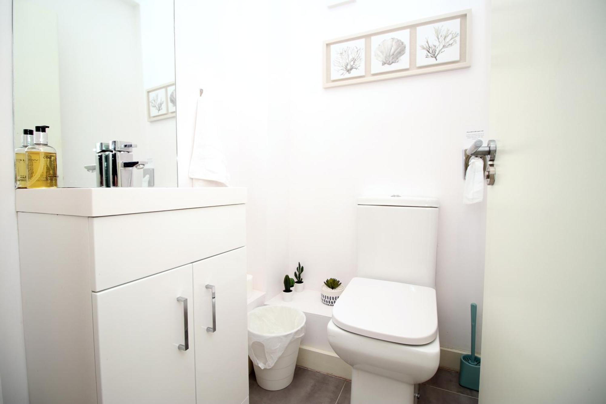 Coastal Penarth Dream! Close To Cardiff Superb Location Near Bars And Restaurants! Dog Friendly And Welcome Breakfast Pack! Buitenkant foto